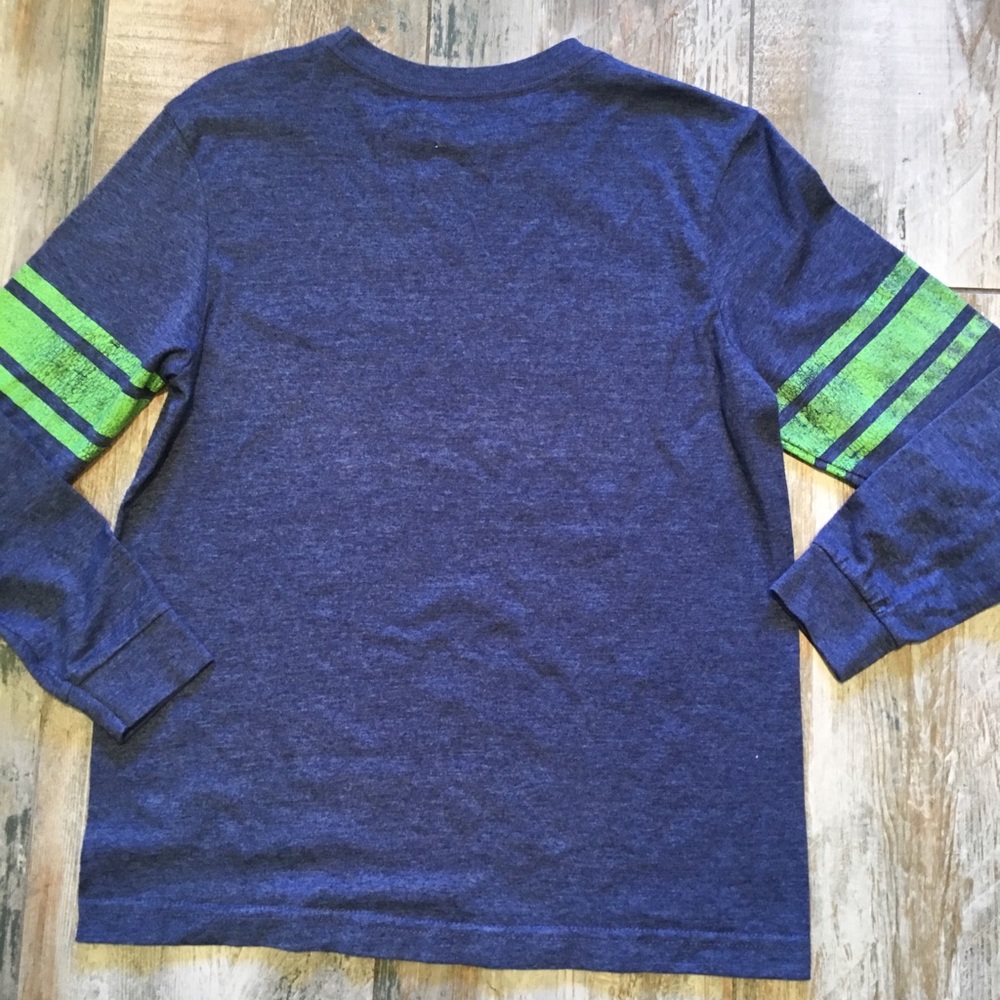 Seahawks top - Picture 6 of 7
